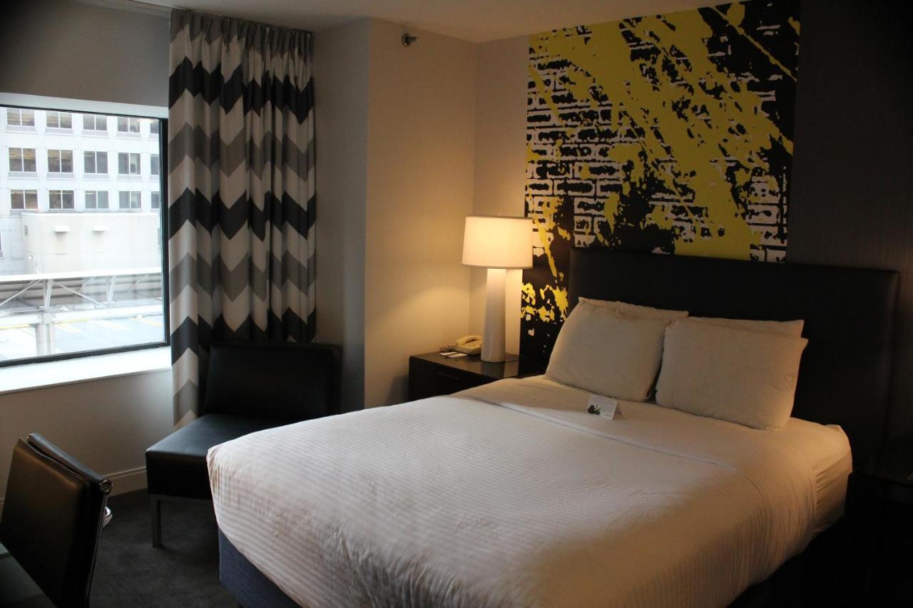 Comfort Inn & Suites Baltimore Inner Harbor Room photo